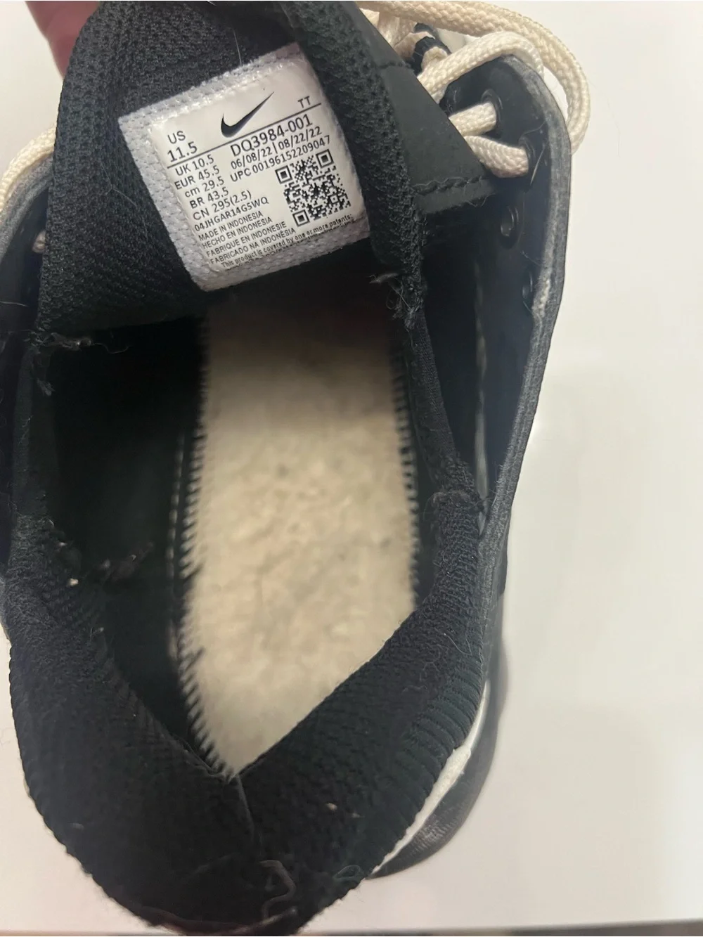 Nike Black and White Wave-Pattern Low Top Sneaker